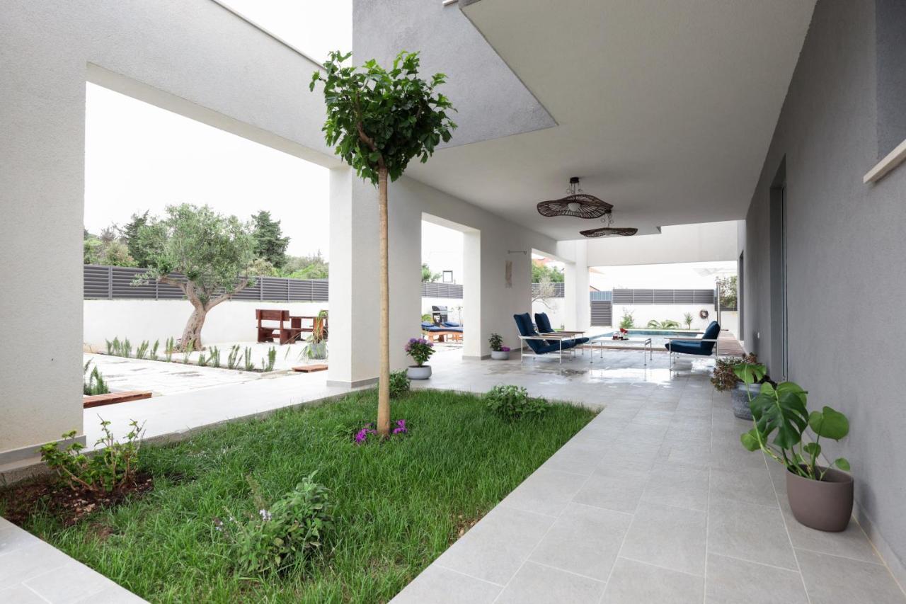 Luxury House Natanel Villa Škrip Buitenkant foto